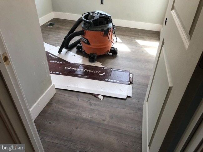 Building Photo - 447 Orange St SE