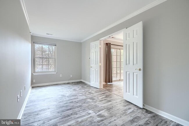 Building Photo - 201 Star Pointe Ct