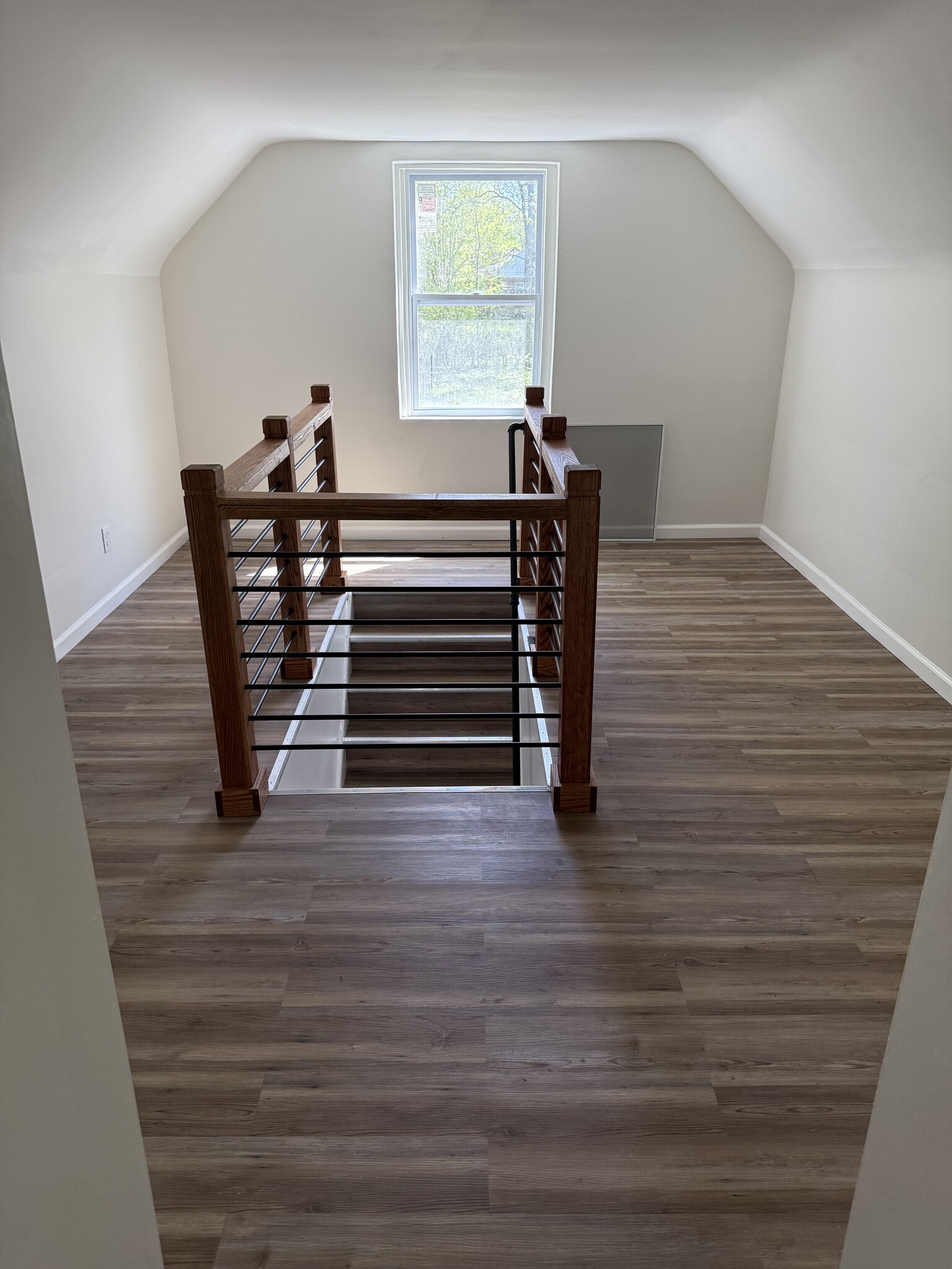 Building Photo - 2031 Carpenter Dr