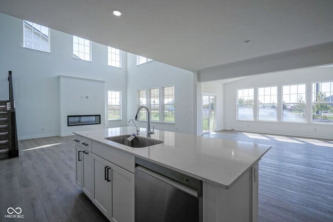 Building Photo - 9085 Summerton St