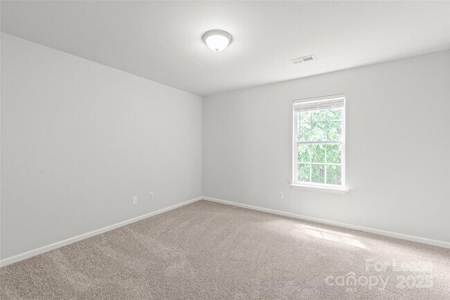 Building Photo - 8818 Sharonbrook Dr
