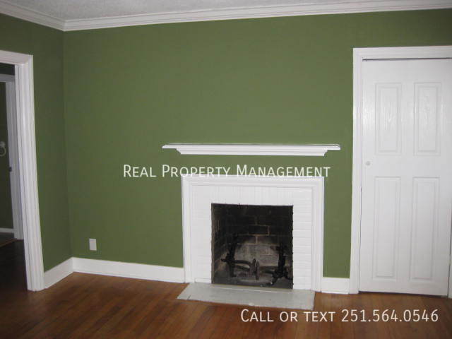 Building Photo - 5105 Pineview Ln S