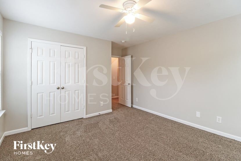 Building Photo - 4707 Shady Oak Dr