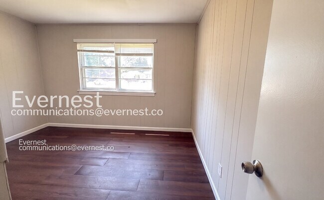 Building Photo - 200 Woodward Dr