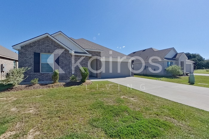 Building Photo - 203 SANTIAGO COURT