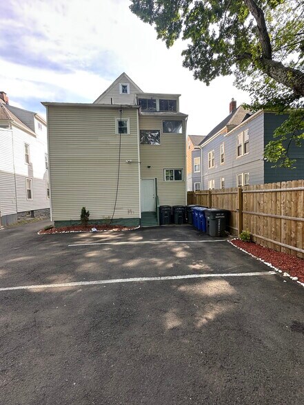 Building Photo - 36 Mahl Ave