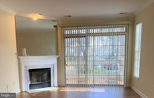 Building Photo - 10816 Antigua Terrace