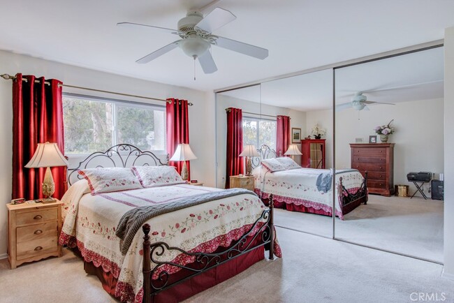 Building Photo - 5500 Paseo Del Lago W