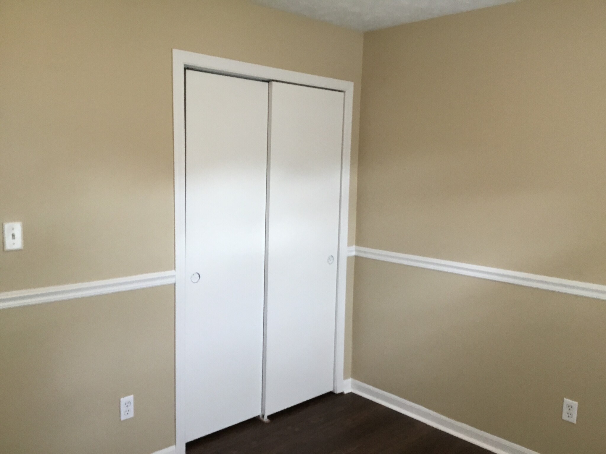 Building Photo - 2040 Theodore Dr