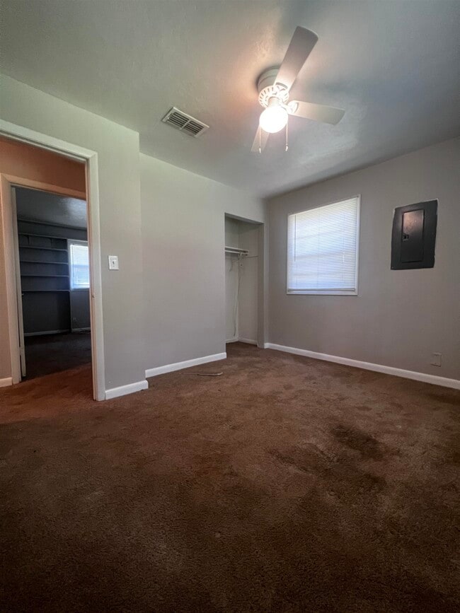Building Photo - 3515 Falcon Dr
