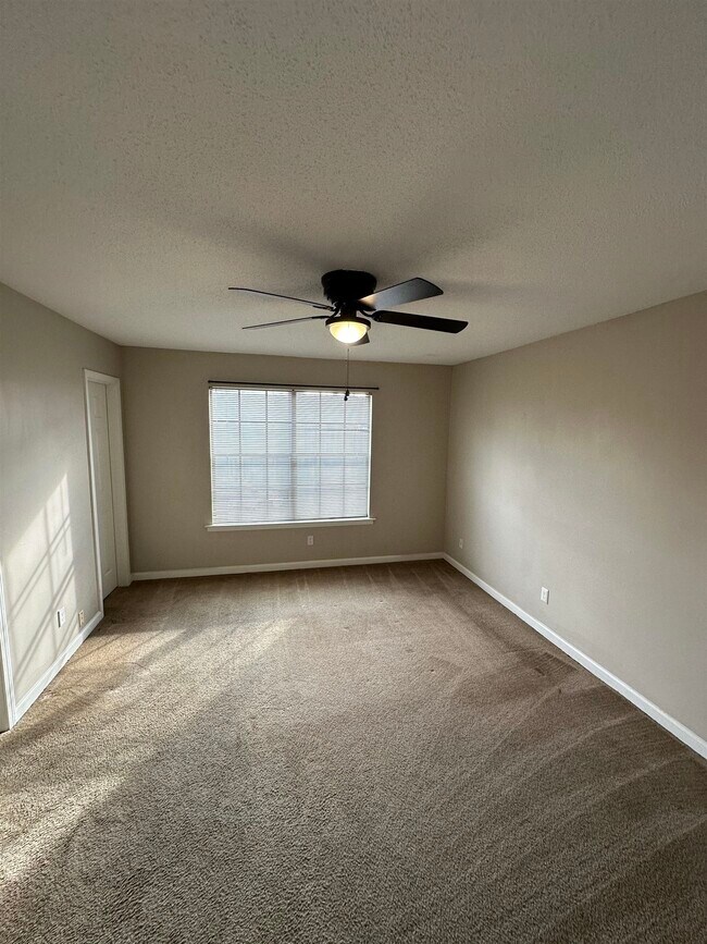 Building Photo - 443 N Highland St