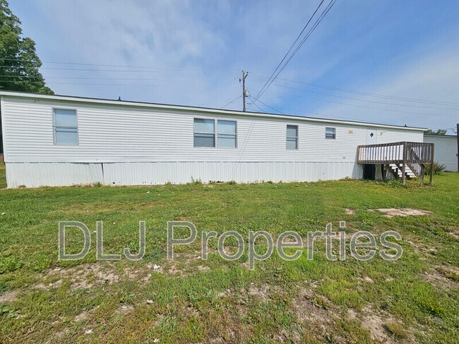 Building Photo - 1376 Providence Rd