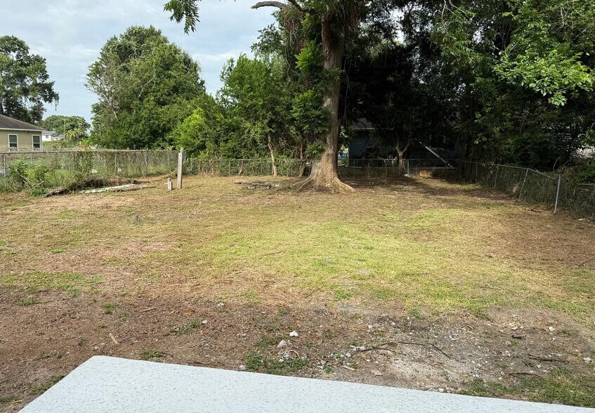 Building Photo - 117 Thelma Ln