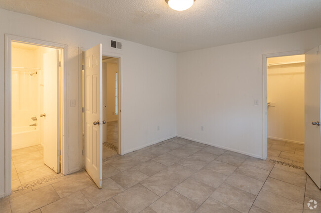 Interior Photo - Sonterra Apartments (OK)