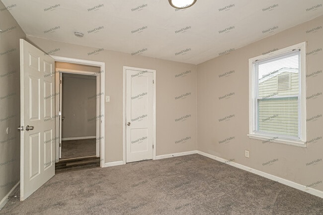 Building Photo - 2007 Huntington Ave