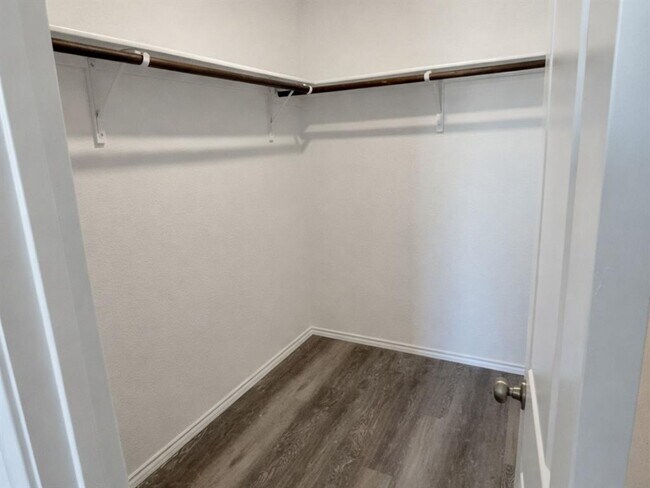 Building Photo - 5910 Antonio Pl