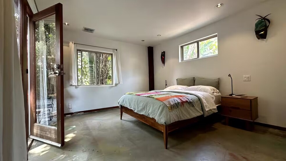 Building Photo - 3617 Maplewood Ave