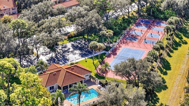 Building Photo - 209 Robin Hood Cir