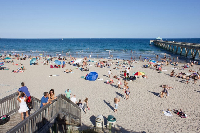 Building Photo - 1955 NE 4th St