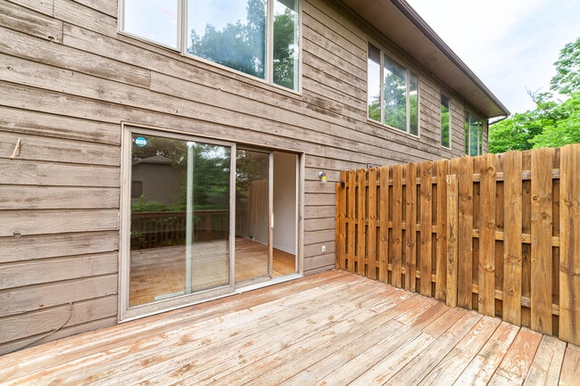 Building Photo - 201 Briarcrest Ct