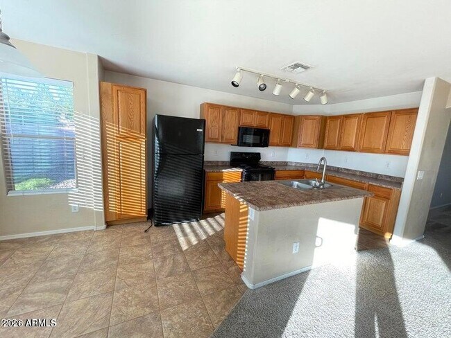 Building Photo - 806 S 111th Dr