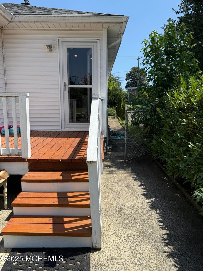 Building Photo - 34 Whalepond Rd