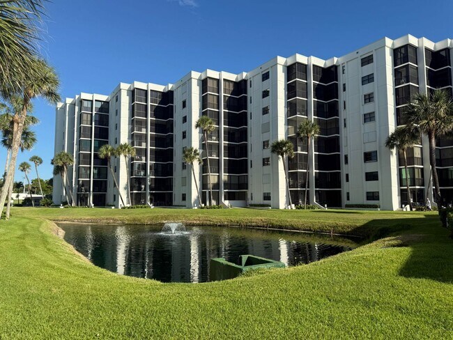 Building Photo - Luxury, furnished seasonal rental, Tequest...