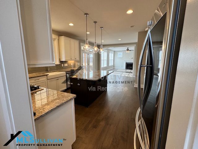 Building Photo - 2203 Crested Jay Dr