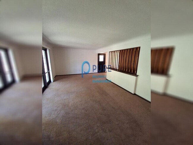 Building Photo - Beautiful Burnsville 3 Bedroom / 2 Bath Ho...