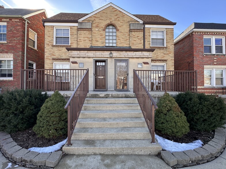 Building Photo - 5816 Mardel Ave