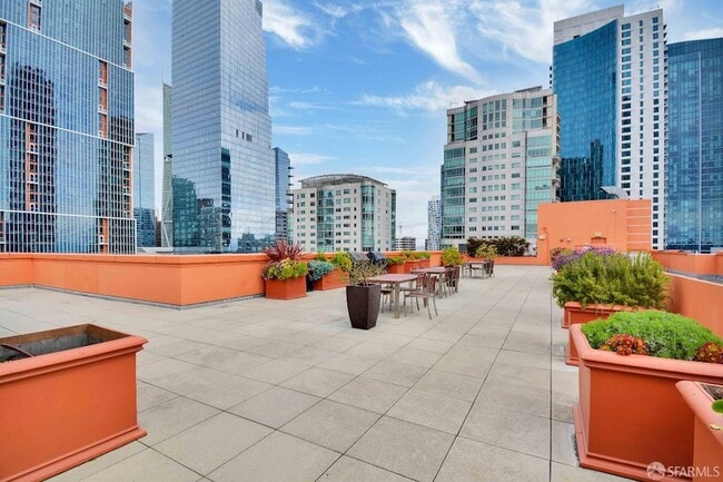 Building Photo - 50 Lansing St