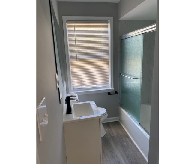 Building Photo - 1212 Sherwood Ave