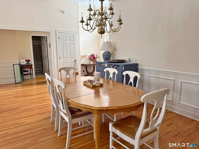 Building Photo - 490 Wolf Run