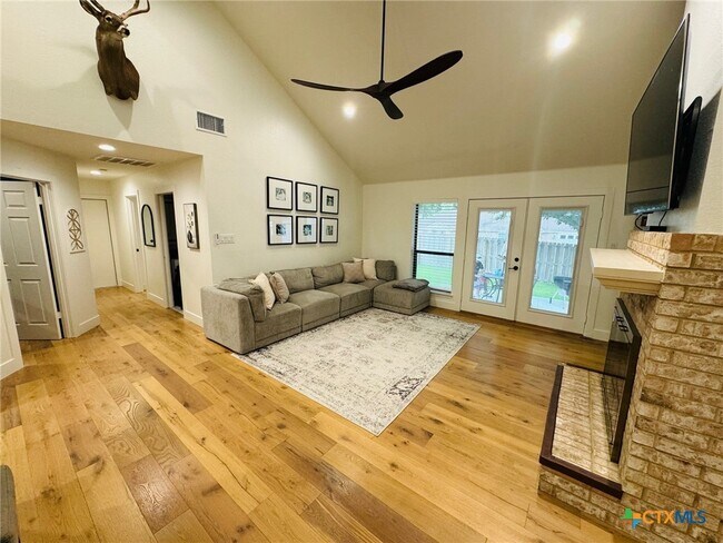 Building Photo - 1234 Bluff Creek Cir