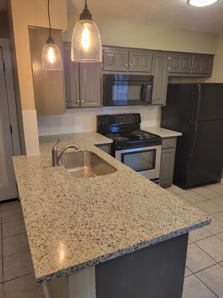 Building Photo - 20700 Bonanza