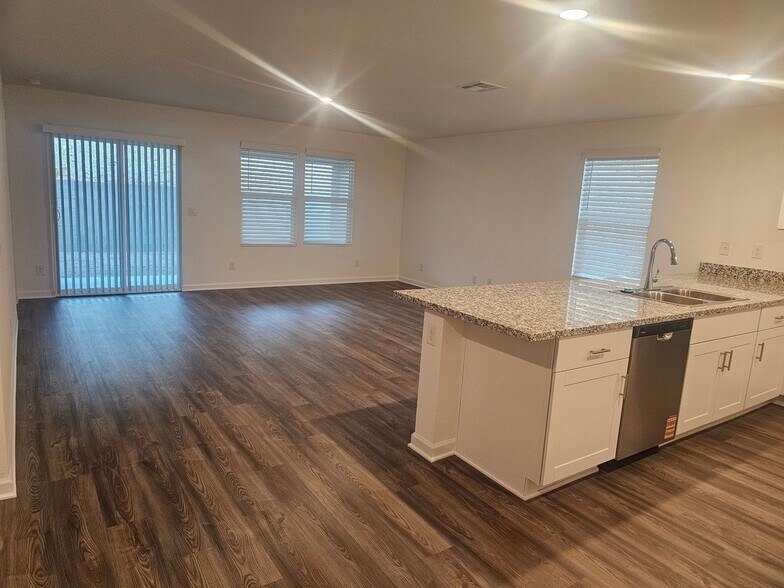 Building Photo - 1724 Diablo Dr