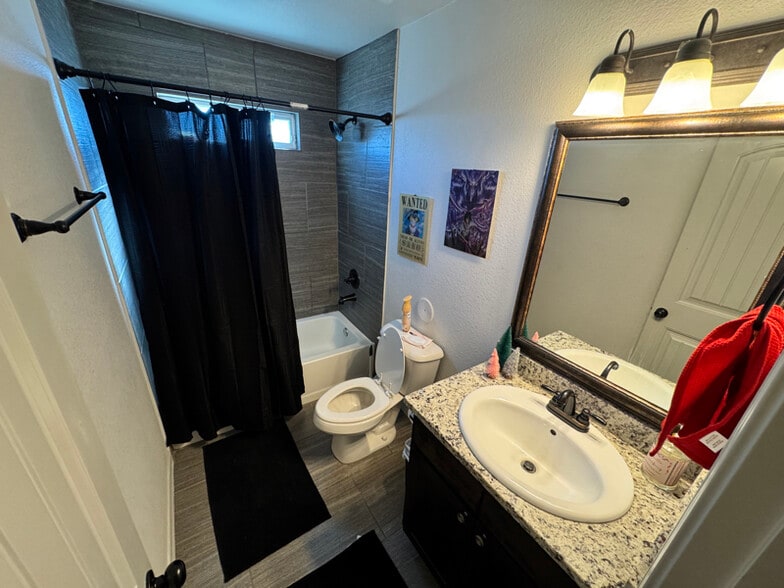 Building Photo - 13172 Willitoft Rd