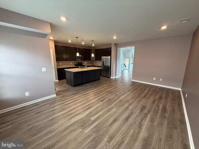 Building Photo - 5539 Lanteen St