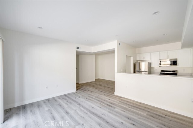Building Photo - 14526 Hartland St