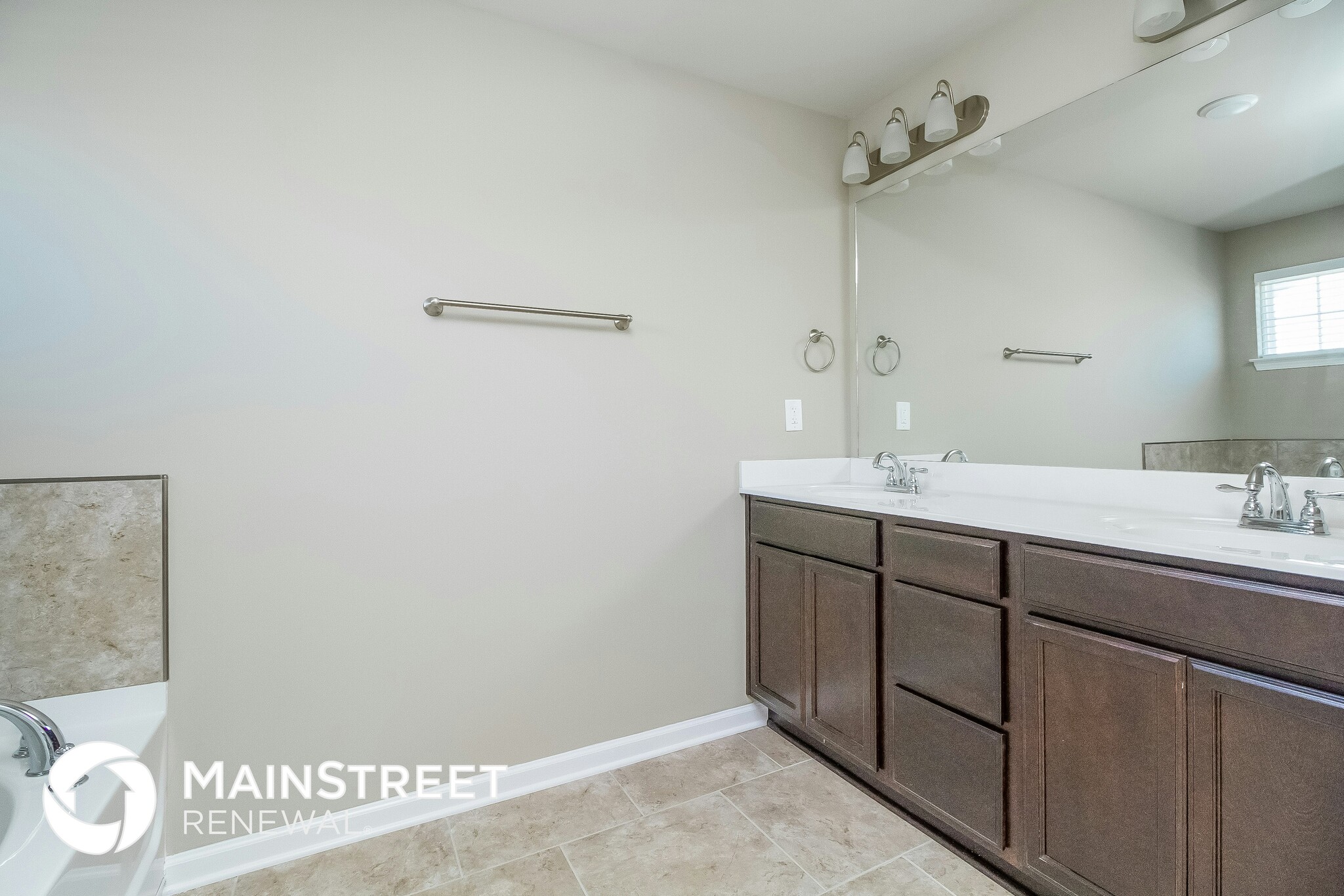 Building Photo - 726 Hollandale Rd