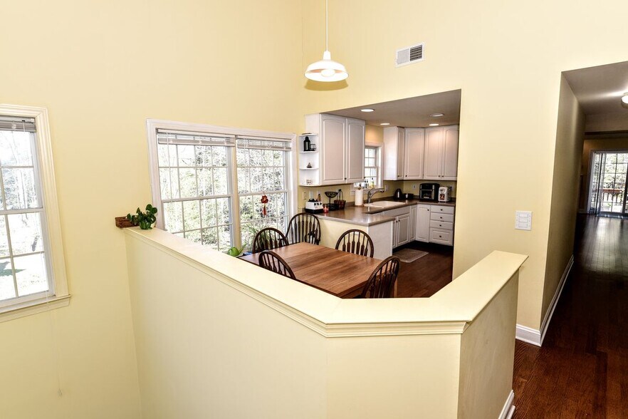 Building Photo - 66 Pheasant Run