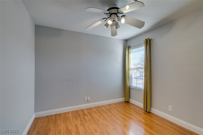 Building Photo - 225 Comanche Pl