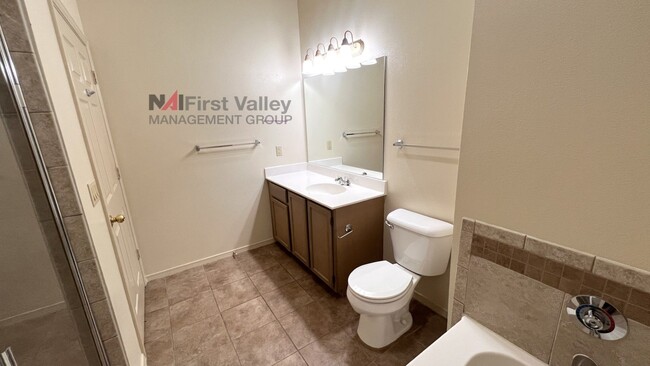 Building Photo - 3 Bedrooms, 2 Baths