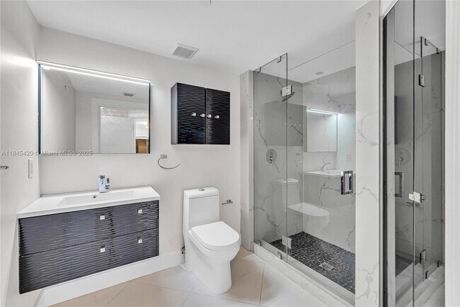 Building Photo - 9559 Collins Ave