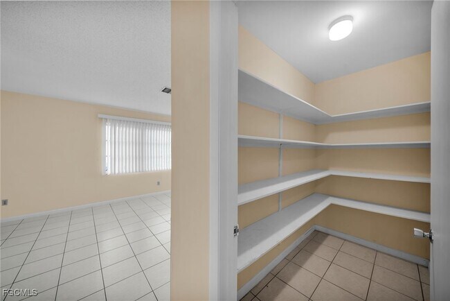 Building Photo - 4824 Lucaya Dr