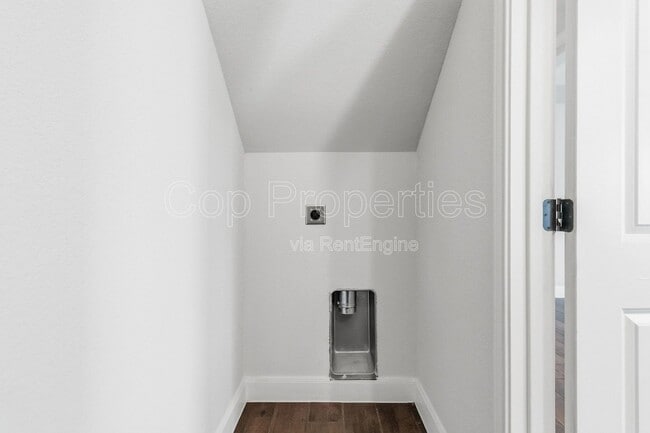 Building Photo - 6314 Melanzane Ave