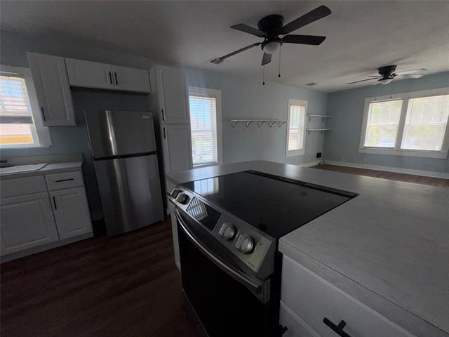 Building Photo - 722 Lakey St