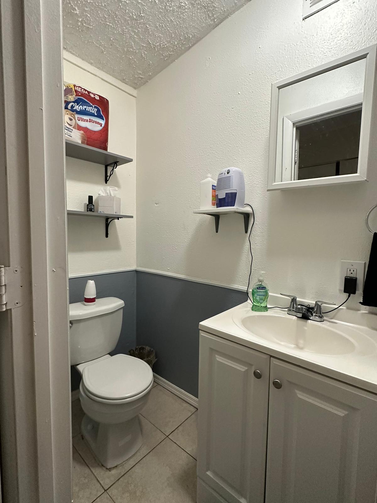 Building Photo - 4047 Las Vegas Dr