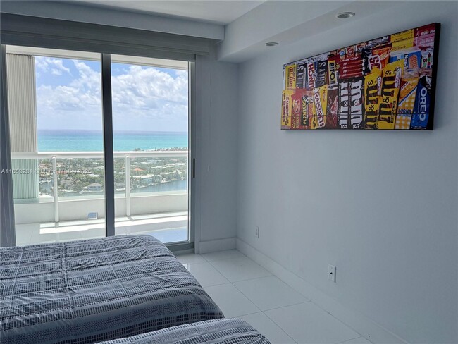 Building Photo - 21055 Yacht Club Dr