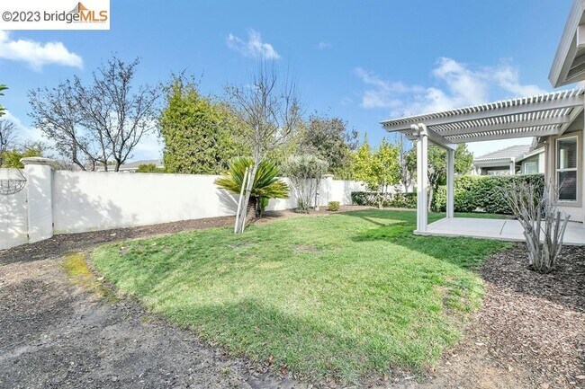 Building Photo - 935 Centennial Dr